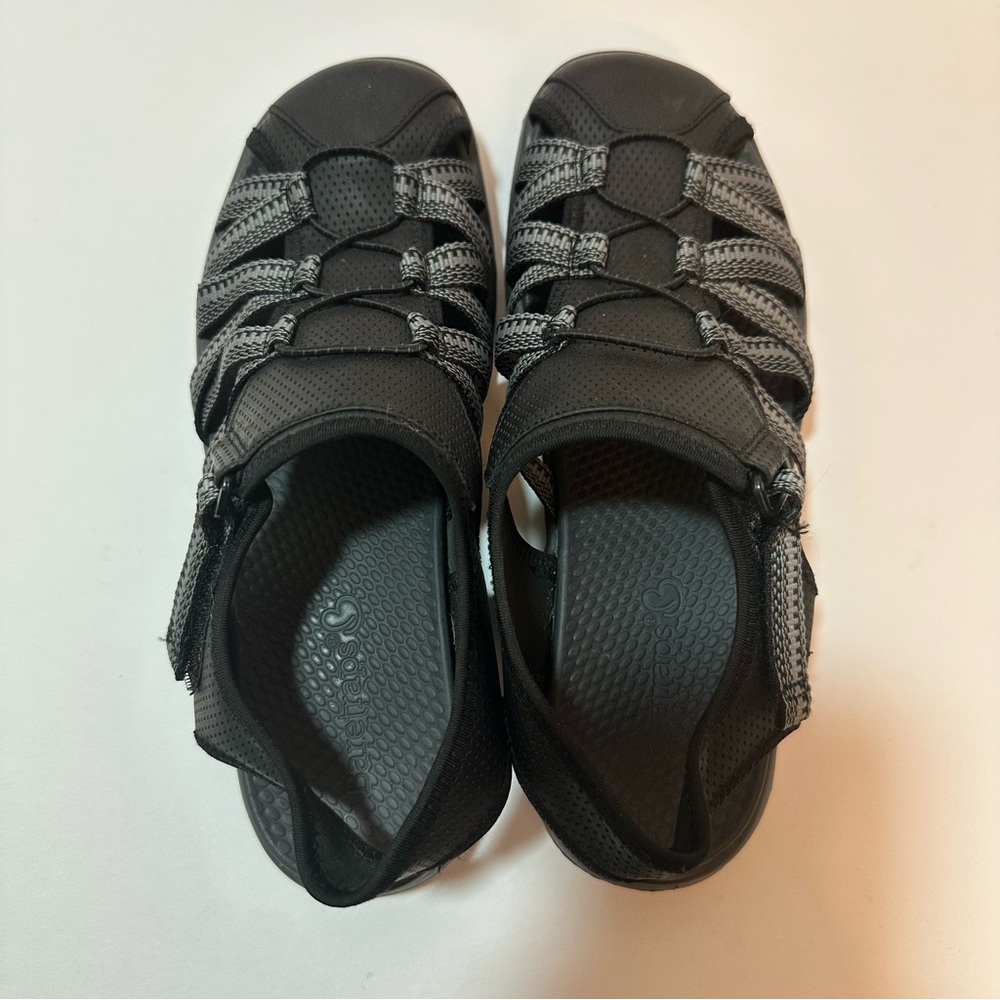 Black and Gray closed toe sandals size 8.5 Baretraps